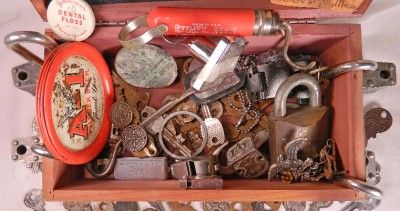 CEDAR CHEST FULL VINTAGE KEYS,PADLOCKS,DRAWER LOCK+OTHER ODDS & ENDS 