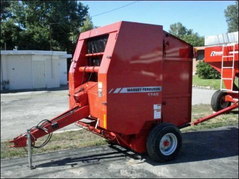 2005 MASSEY FERGUSON 1745 ROUND BALER, 4X5 BALES, TWINE ONLY