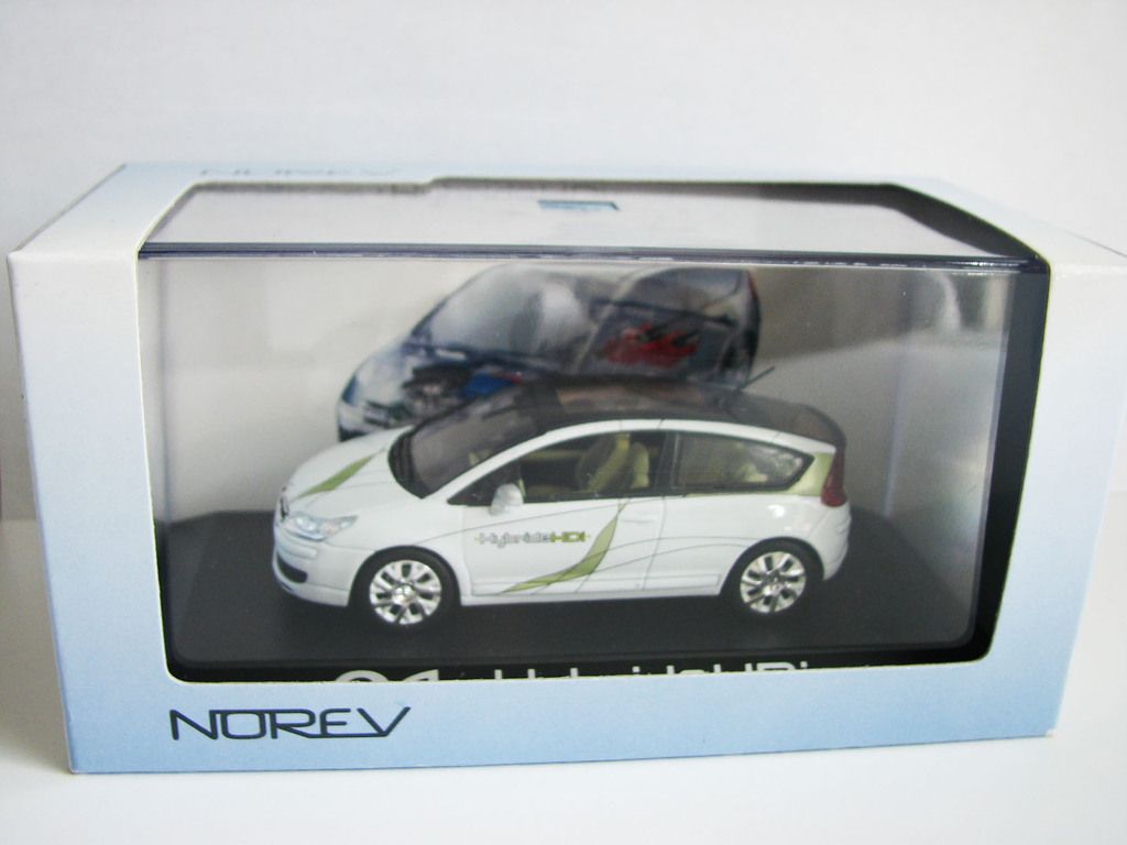 Norev Citroen C4 Hybride HDI Saloon de Geneve 2006 1 43