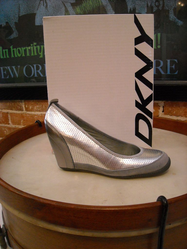 DKNY Summit SILVER Perforated Leather SPORTY Wedge 7.5 38 NEW