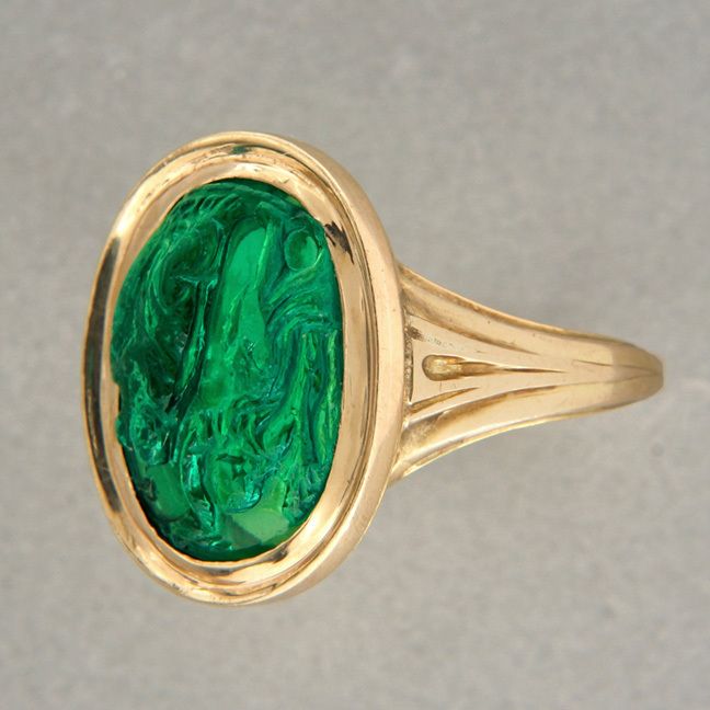 Gem Color Natural Carved Emerald 18K Yellow Gold Ring No Heat No