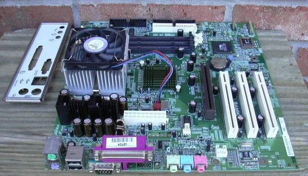 Compaq Motherboard w 900MHz Uwave 786K1 Socket 462 5000 5WV280