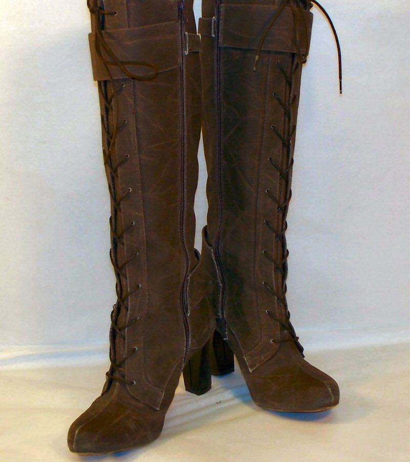 NEW IN THE BOX AUTHENTIC STOCK FROM CRI DE COEUR FELICITY BOOTS WITH