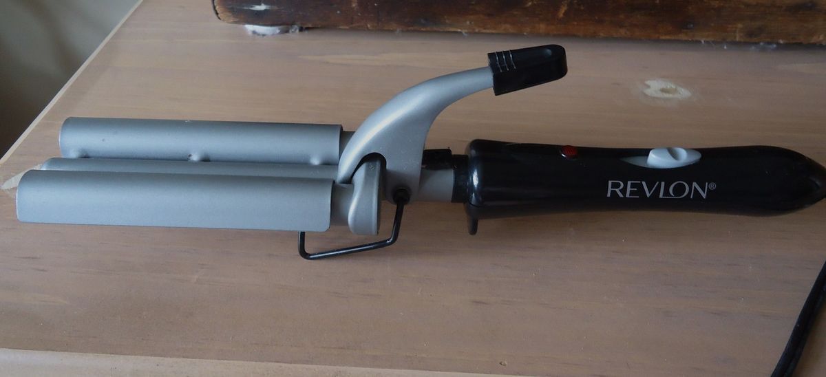 Revlon Crimping Curling Iron 3 1 Barrels Model RV1R3005 Excellent