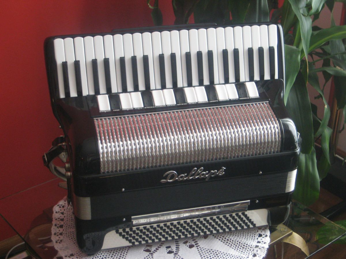 DALLAPE SUPER MAESTRO ACCORDION  Made in Italy 