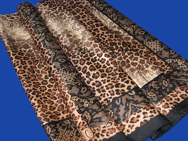 Oscar de la Renta Silk Scarf / Animal Print 35 X 35 (Brown)