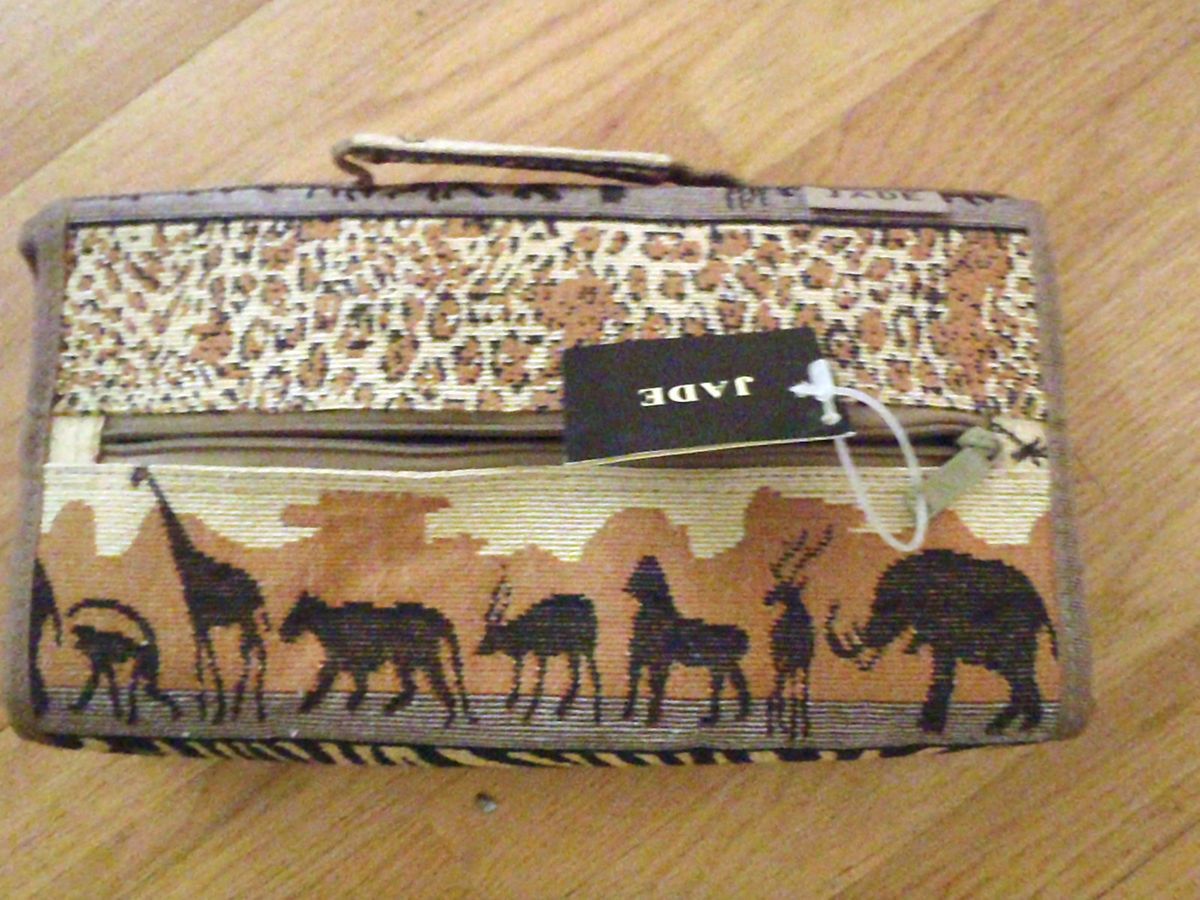 NWT SAFARI DESIGN TOTE TRAVEL SHOPPING BAG WITH WHEELS COLAPSABLE