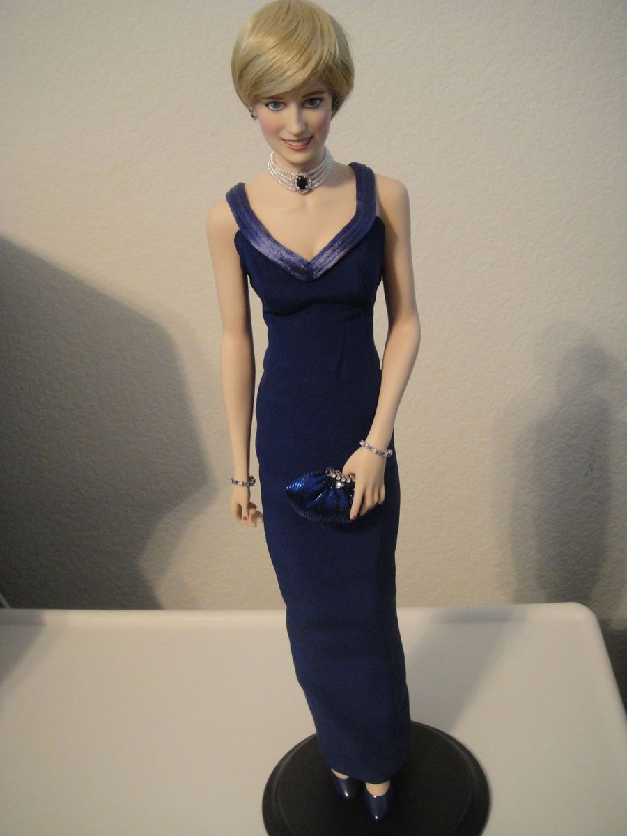 DIANA PRINCESS OF STYLE PORCELAIN PORTRAIT DOLL FRANKLIN MINT