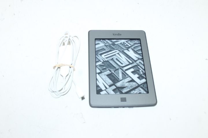 100 % functional  kindle d01200 wifi digital book reader