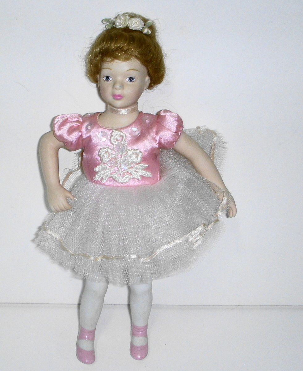 Porcelain w Cloth Body Ballerina Doll 1991 by Avon 9 5 56