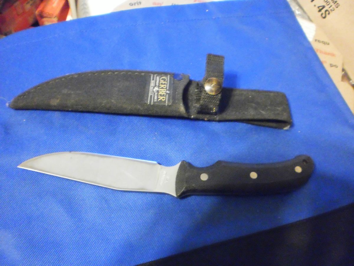  Gerber Knife and Case