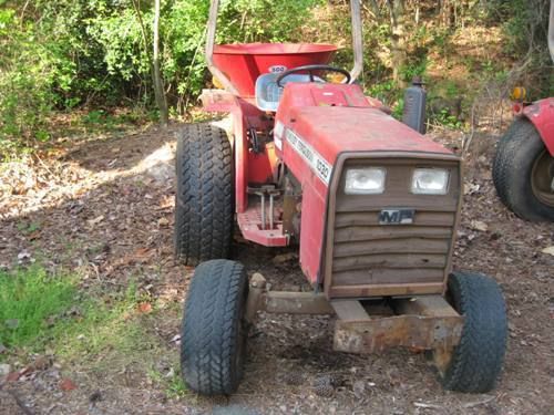 Massey Ferguson Farm Tractor w Fertilizer Spreader TR