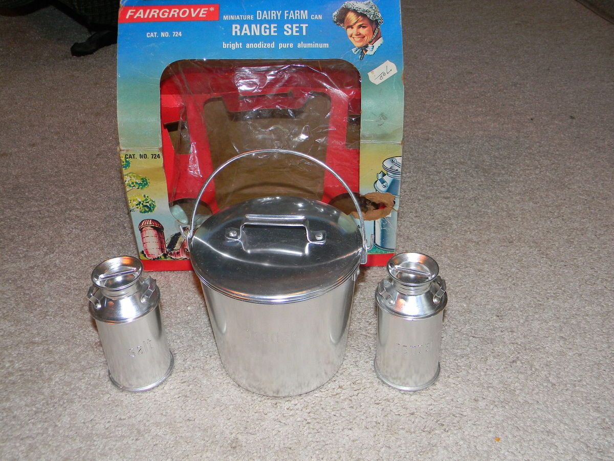 Vintage Fairgrove Aluminum Miniature Dairy Farm Can Toy Range Set