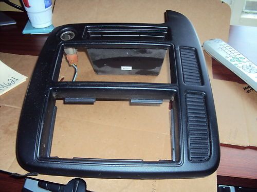  2001 2002 Ford Windstar Radio Climate Controls Bezel Black M622