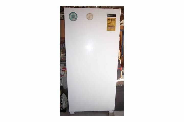 1993 Used Gibson 20 7 CU ft Upright Freezer Model GFU21M4AW0 70HX32