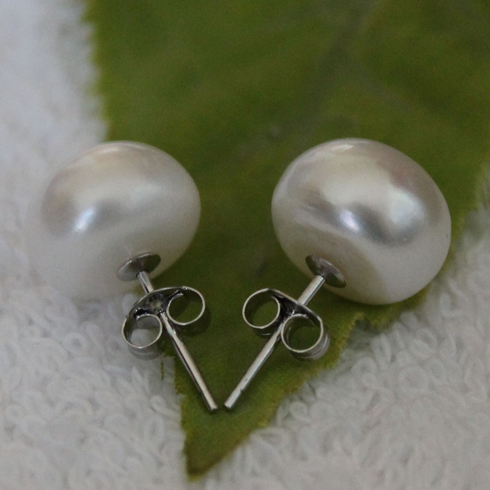 Genuine Cultured Freshwater 10mm White Pearl Stud Earrings Silver