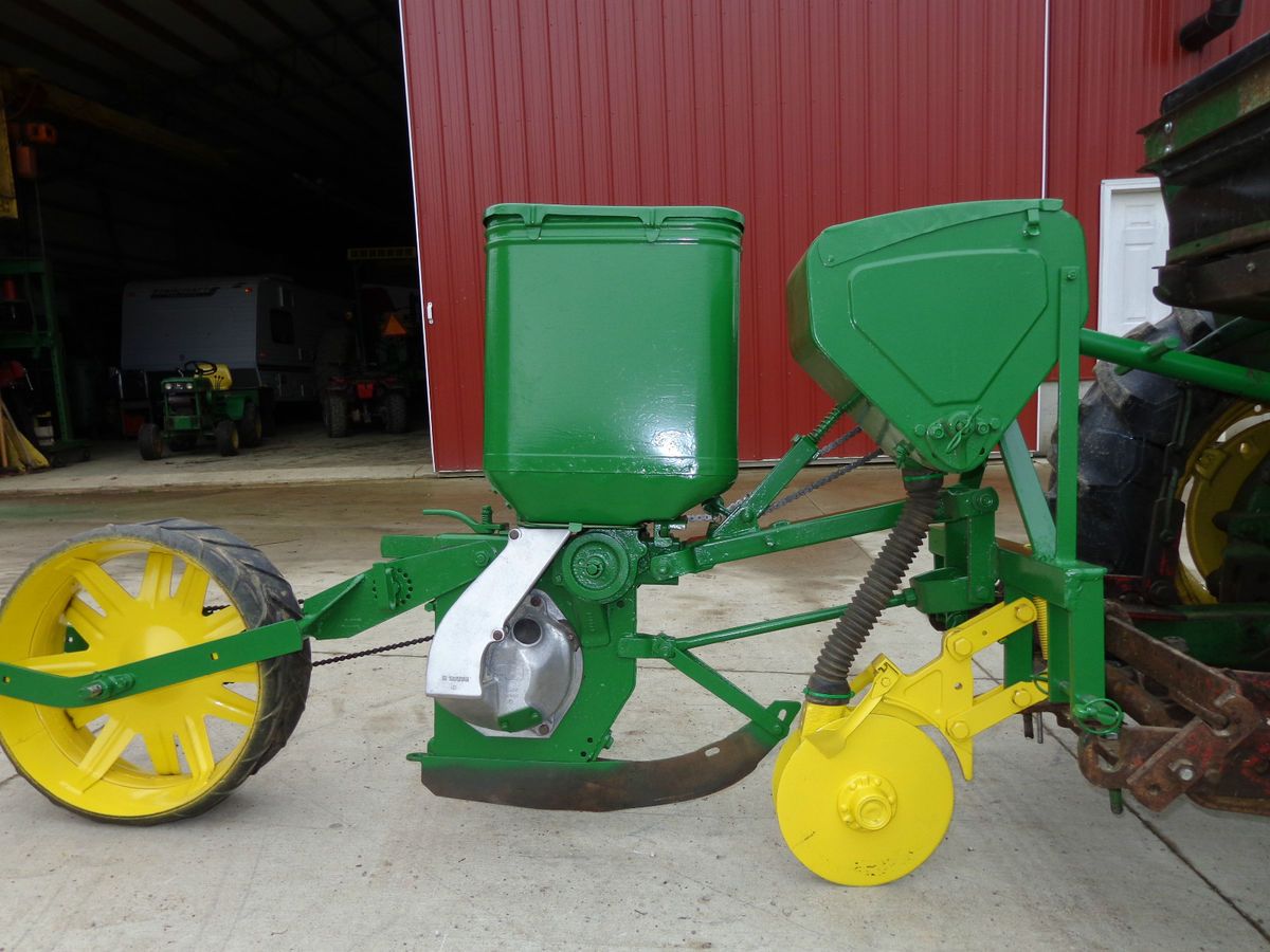 Pt 1 Row Plateless John Deere Planter Food Plot or Garden Planter