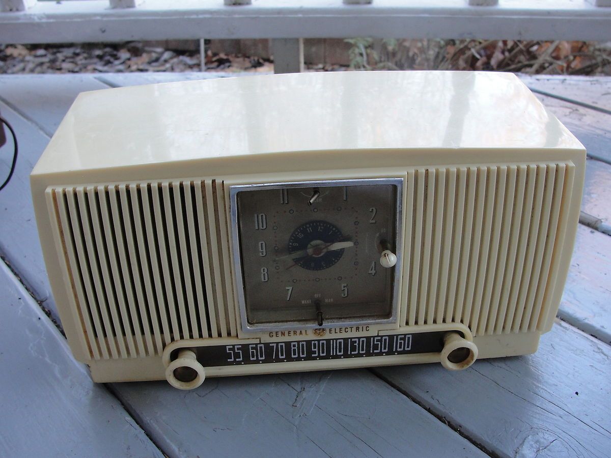Vintage General Electric Radio Alarm Clock Model 547