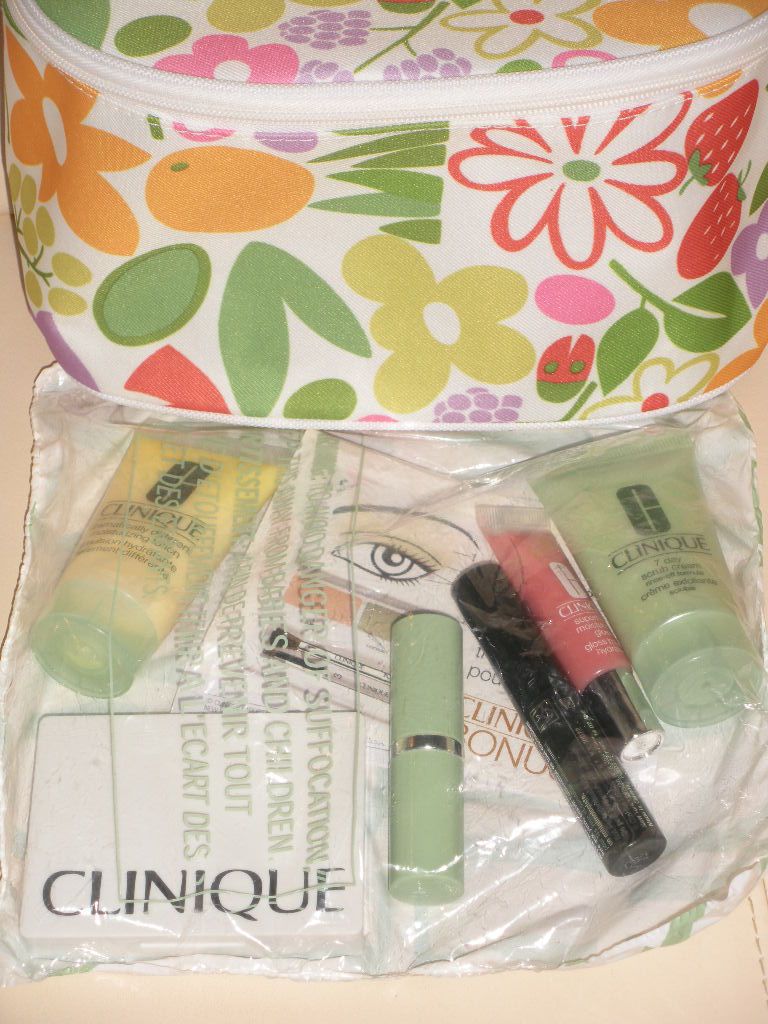 Clinique Gift Set DDM Mascara Lip Stick Superbalm Trio Eye Shadow 7day