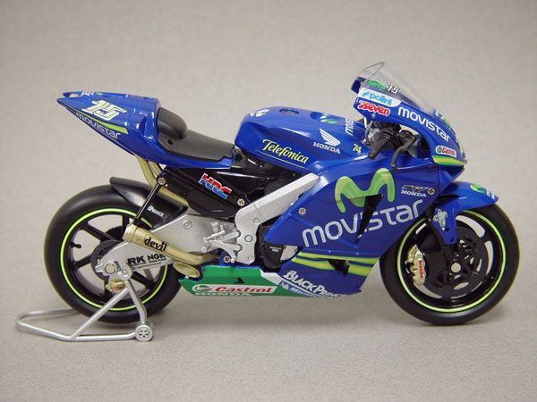  Diecast model of Sete Gibernaus #15 Movistar Honda RC211V MotoGP bike