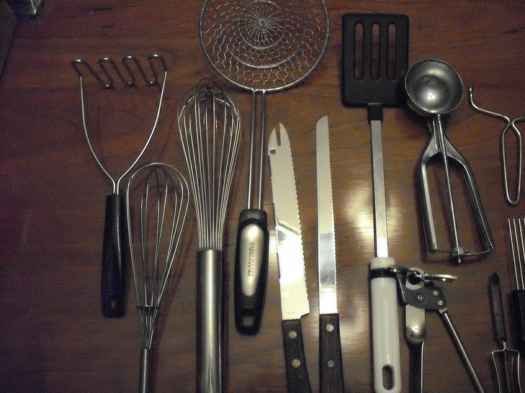 lot of assorted kitchen tools spider whisk pampered chef meat holder