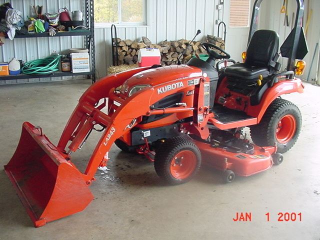 2011 Kubota 2660 4x4 60 inch Cut Loader 87 Hrs