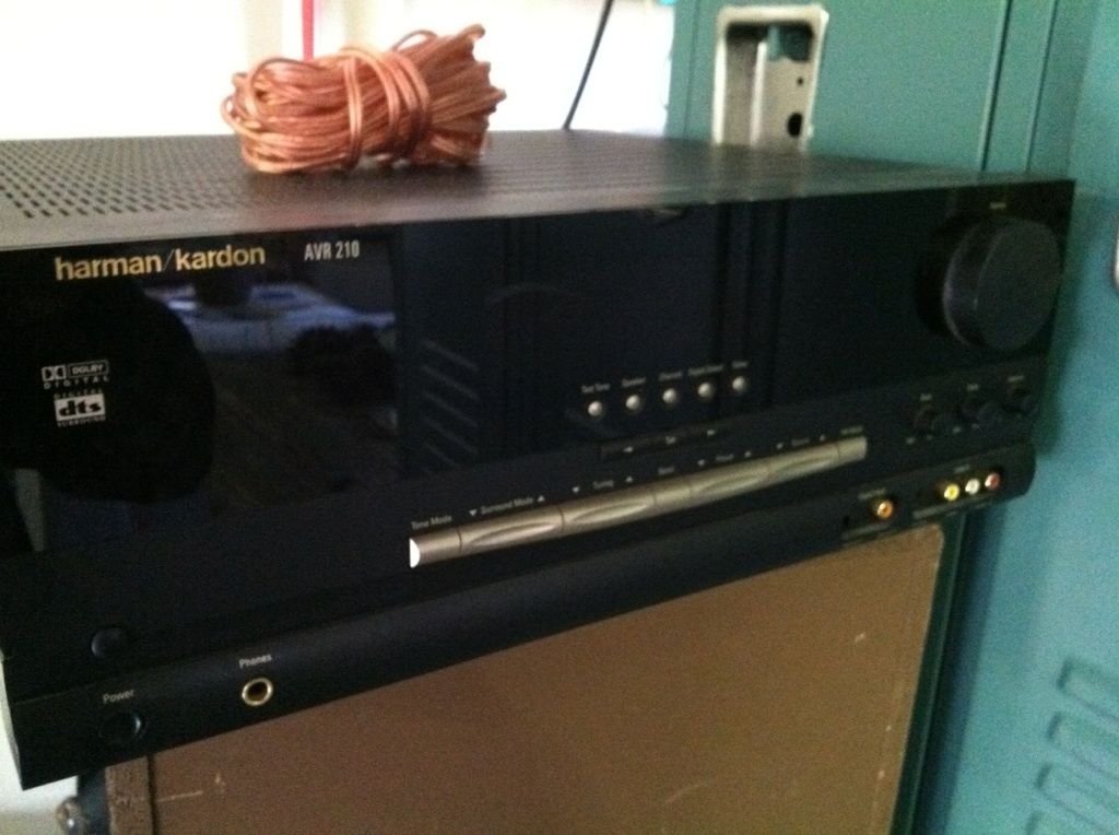  Harman Kardon AVR210 Stereo Receiver