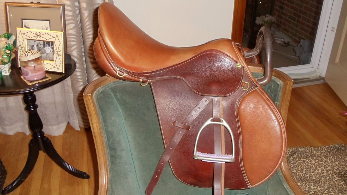 Henri de Rivel Advantage English Equestrian Saddle