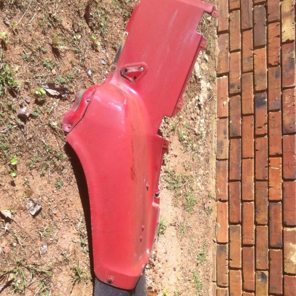 Ford L8000 L9000 Fender From Truck Im Parting Out Can Ship For