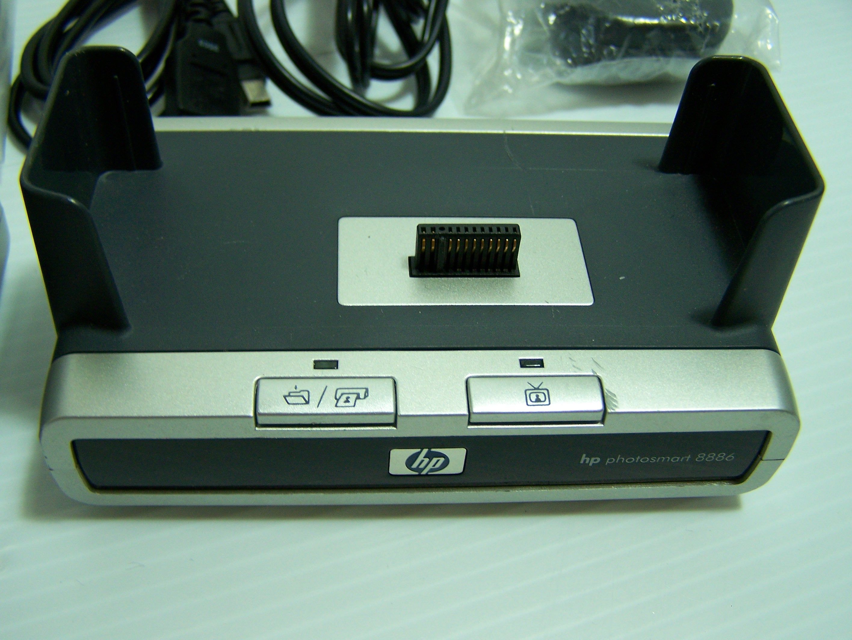 HP Photosmart 8886 Digital Camera Dock Charger C8886A