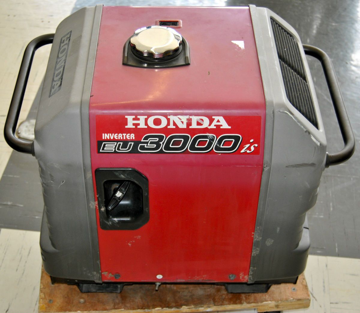 Honda EU3000IS Inverter Portable Generator