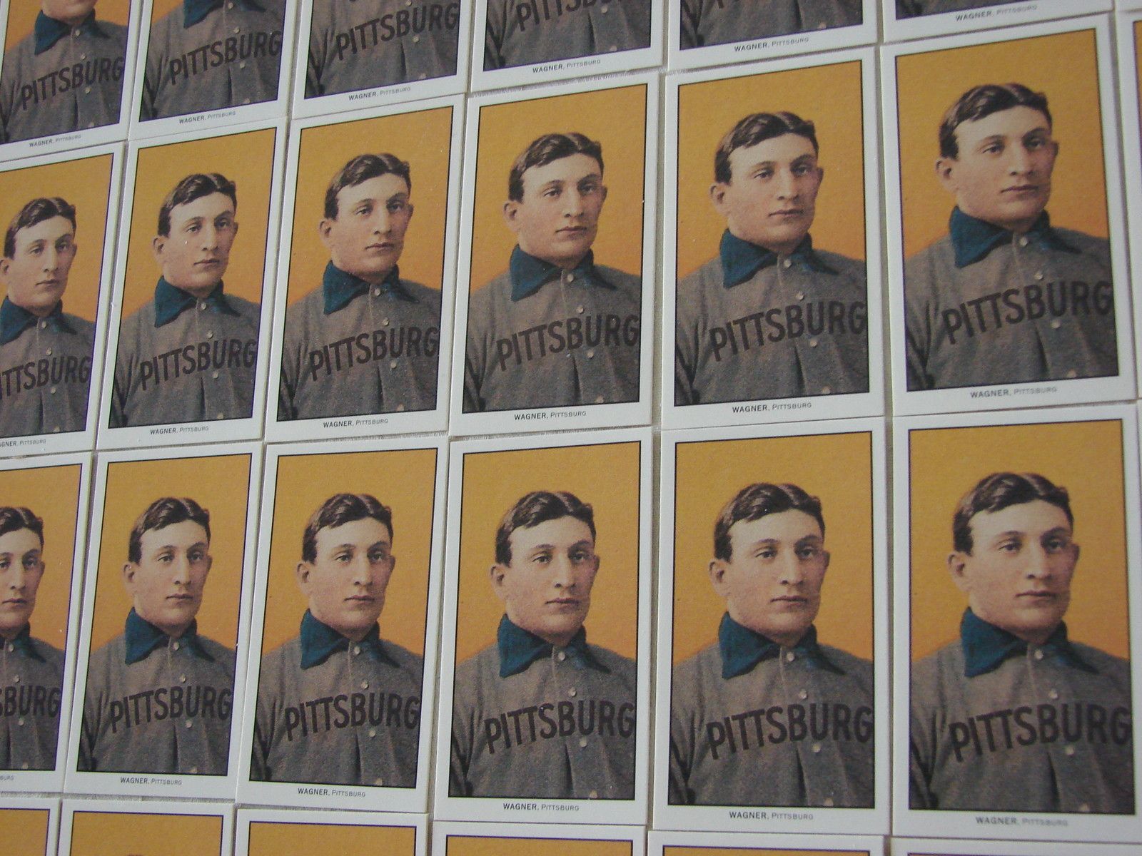 LOT OF 50 1909 HONUS WAGNER T 206 TOBACCO REPRINT CARDS