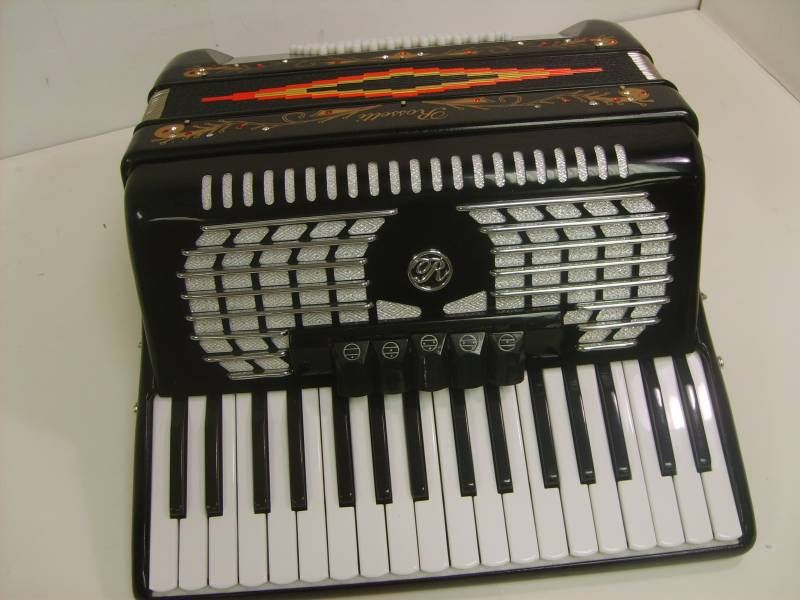 features rosetti piano accordion key of c italian style decorations