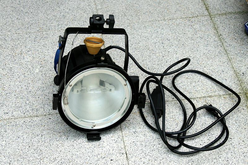 Ikan Brifocus 2035 RS 1000 w Pro Studio Light Focusable