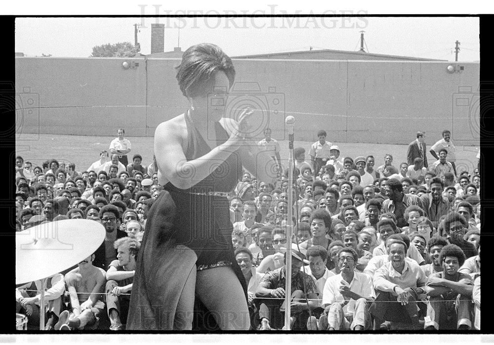 1971 35mm Negs Dorothy Donegan Entertains Inmates 1