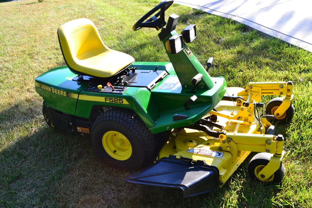 John Deere F525 Zero Turn Mower 17 Horsepower