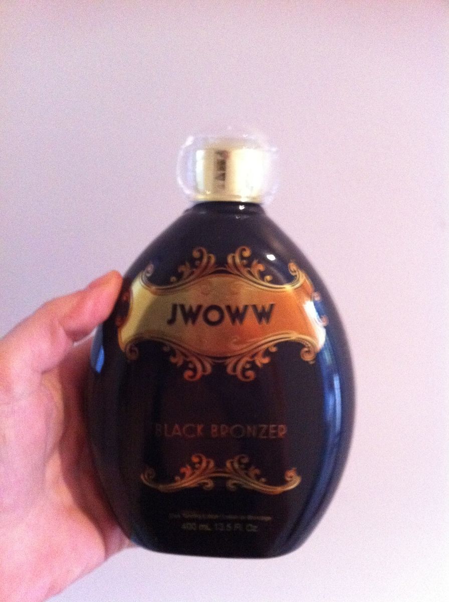 Jwoww Black Bronzer RRP130 with Hemp Solarium Cream