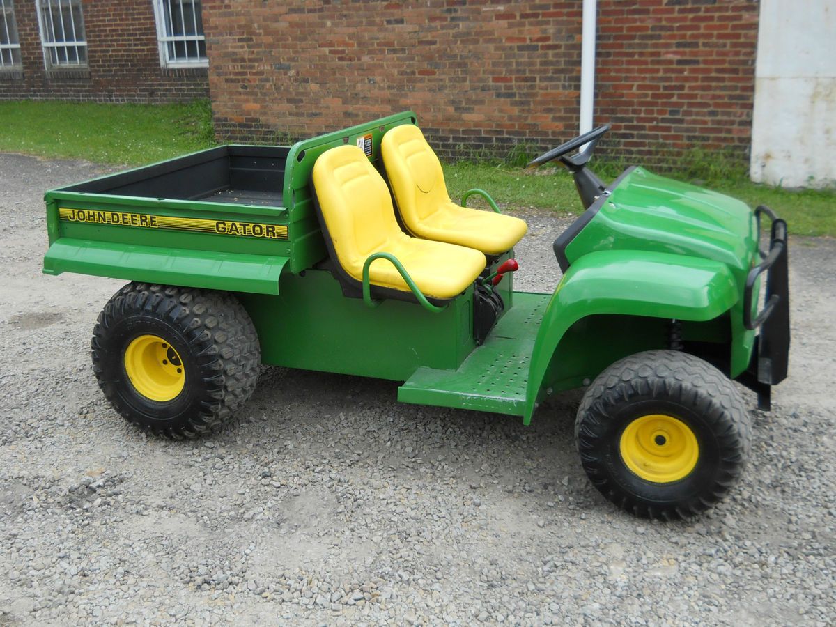 DEERE GATOR 2X4 W KAWASAKI ENGINE FARM UTILITY VEHICLE MANUAL LIFT BED