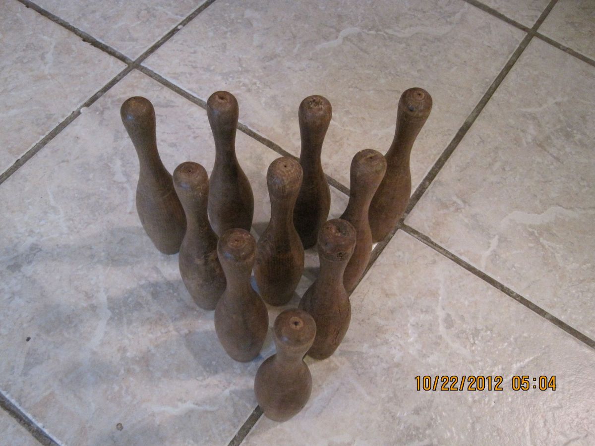 10 Vintage Kids Childs Miniature Wooden Bowling Pins Set Antique 1950s