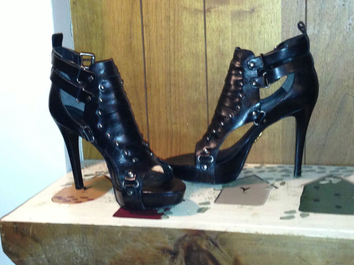 Pour La Victoire Gladiator Black Heels Size 8