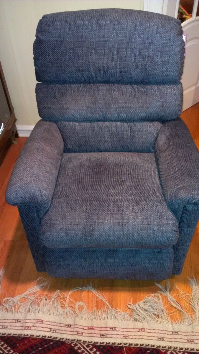 La Z Boy Luxury Lift Power Recliner Chair Lazy Boy Blue on PopScreen