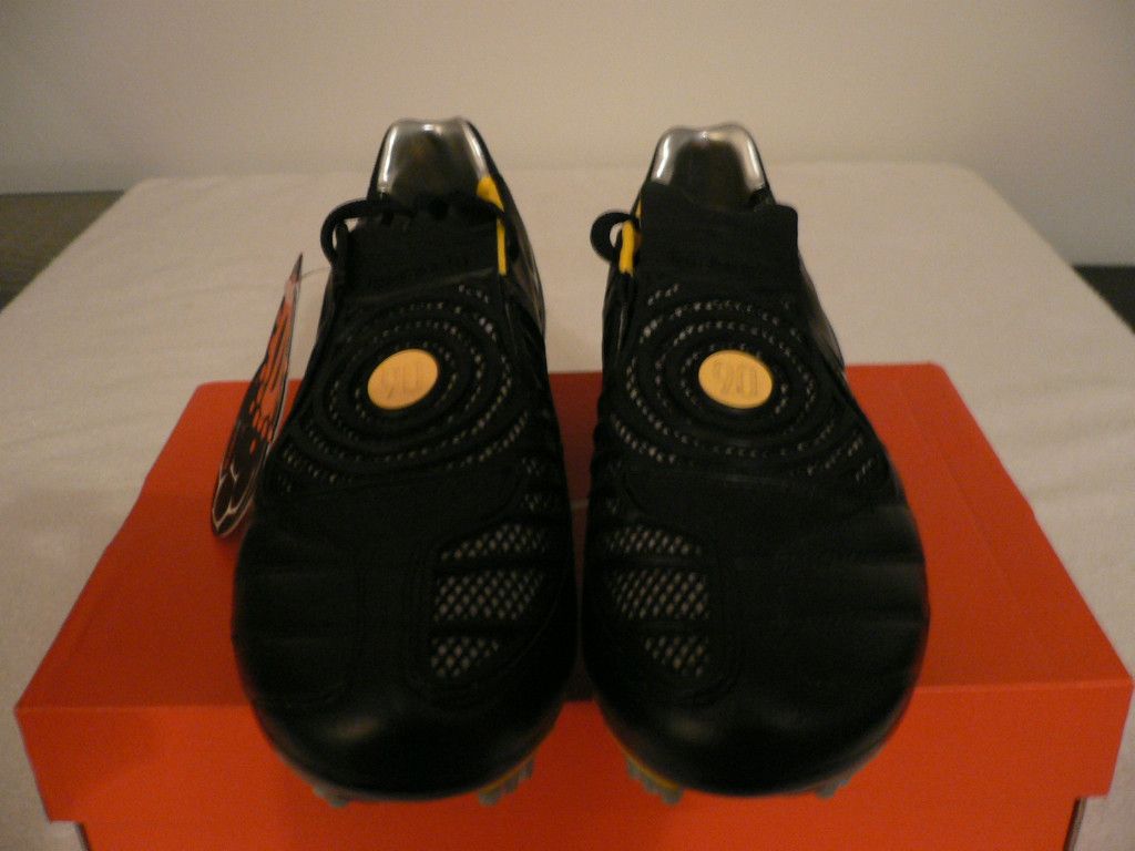 318814 007 Nike Total 90 Laser II K FG MSRP$190