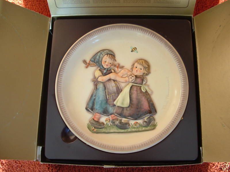 MJ Hummel Goebel 1980 Second Edition Spring Dance Plate