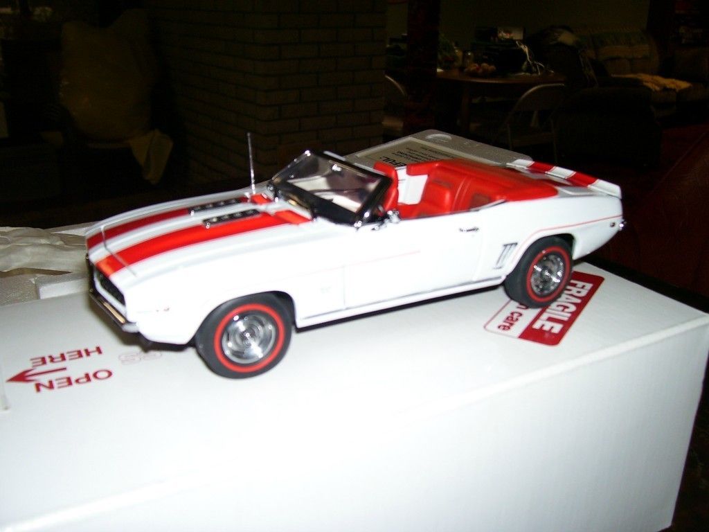 Danbury Mint 1969 Indy 500 Pace Car Chevrolet Camaro RS SS NIB NR