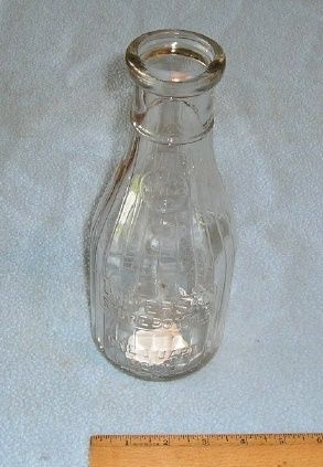 Universal Store Bottle 3 Cents 1 Quart Milk SEALED 11