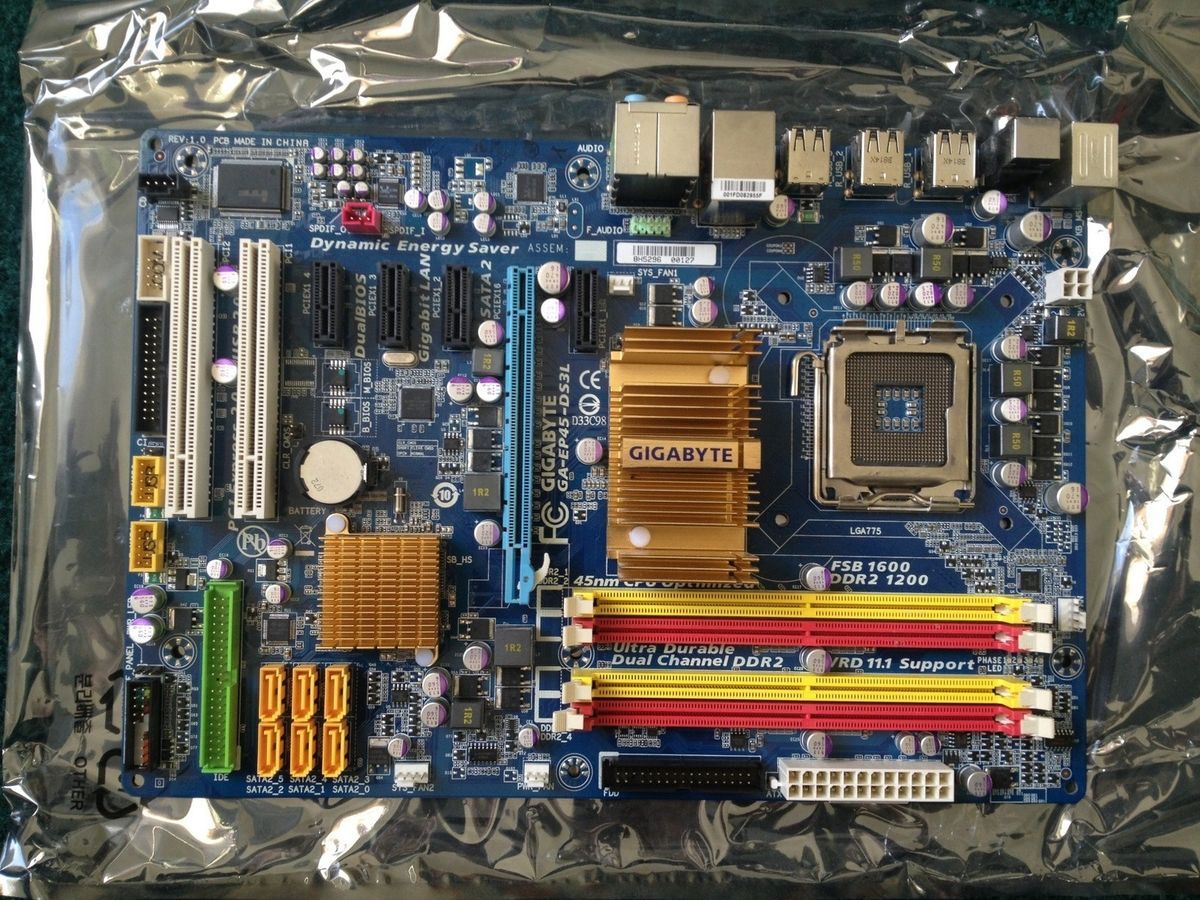 Gigabyte GA EP45 DS3L LGA 775 Intel P45 ATX Intel Motherboard