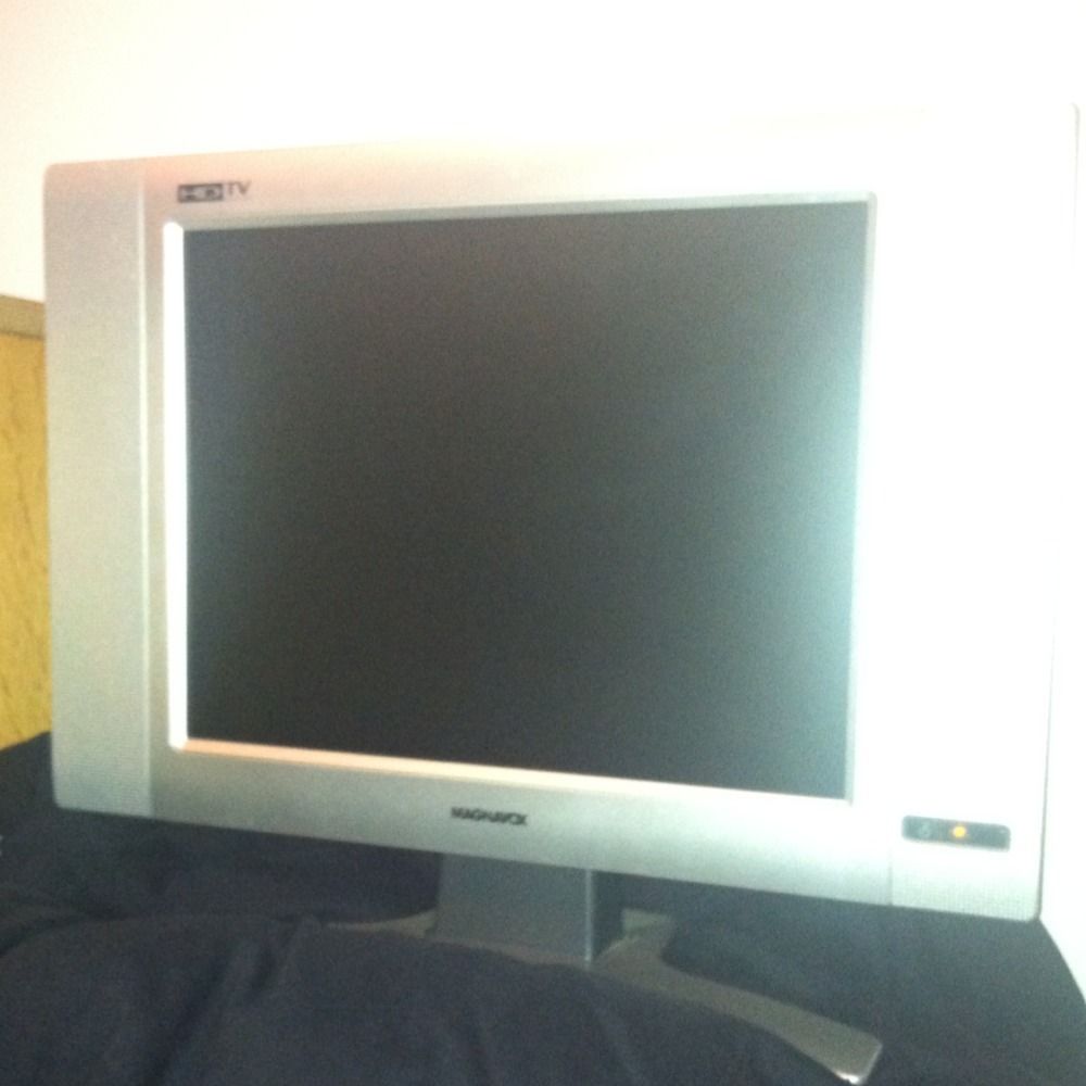 15 Magnavox HD Flatscreen TV