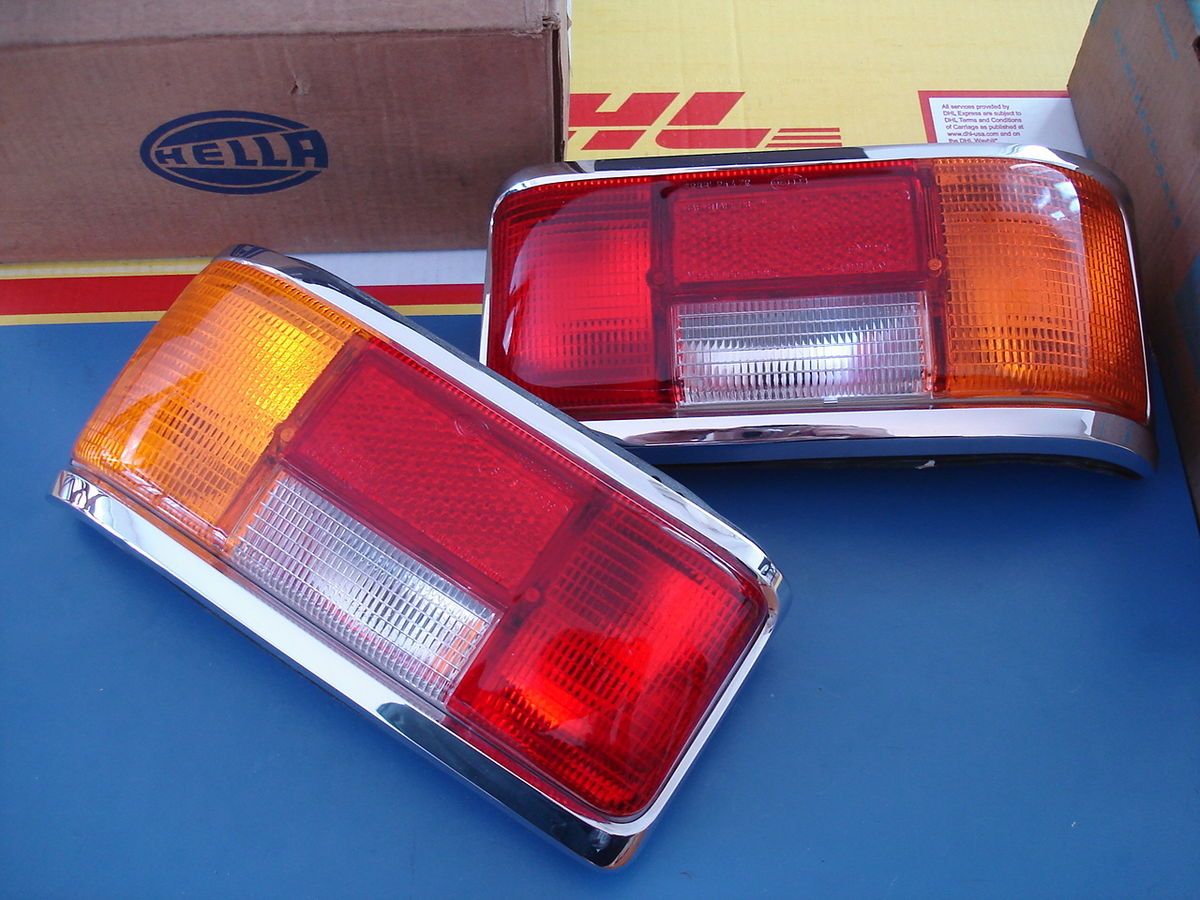 Mercedes Benz W114 W115 tail light assy x 2 OEM NOS Hella 220 200 220D