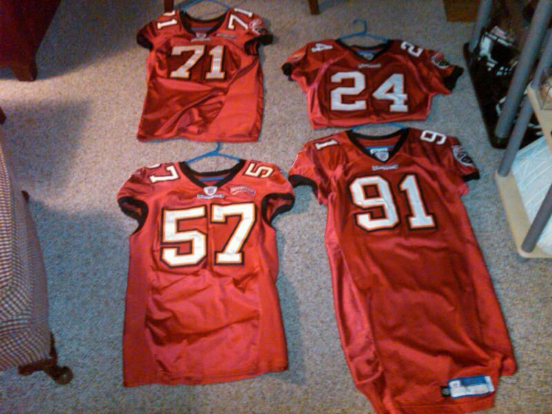 Michael Bennett 2009 Game used Tampa Bay Buccaneers Bucs jersey   NFL