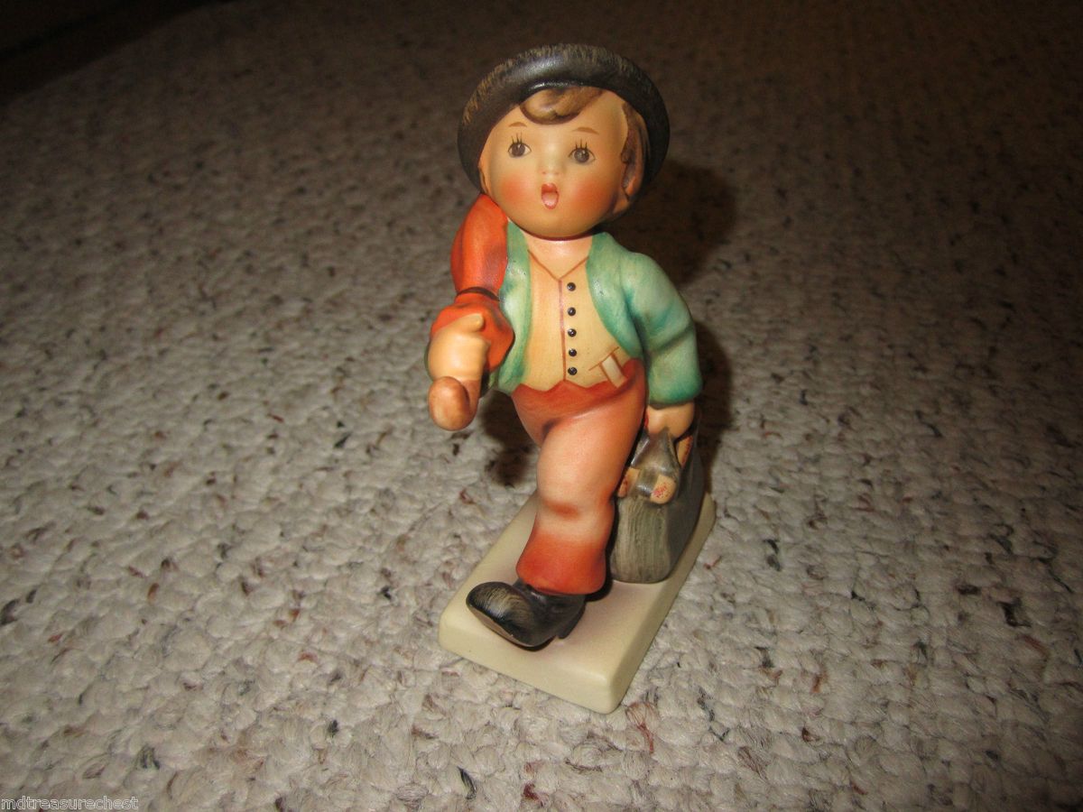 Hummel Goebel Merry Wanderer Figurine 11